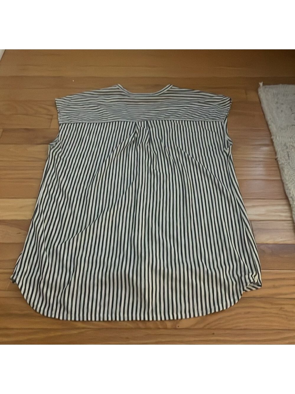 Max Studio Women's Top - Picture 5 of 6